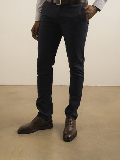 Mens Relaxed Fit Essential Chino