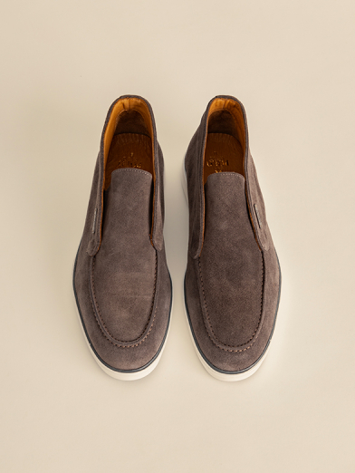 SUEDE SLIP ON CHUKKA BOOT