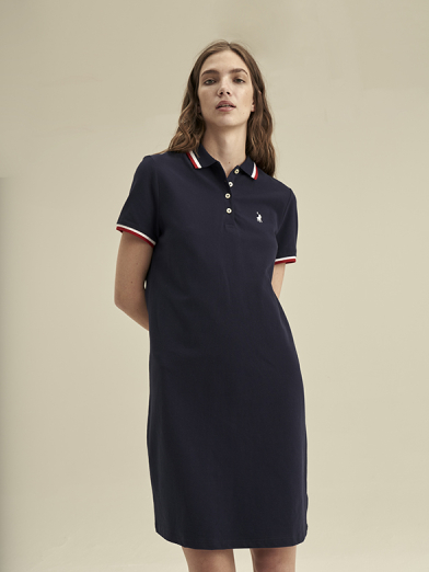 Essential golfer dress